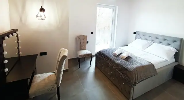 Samodzielne zakwaterowanie: co to jest i dlaczego warto wybrać?