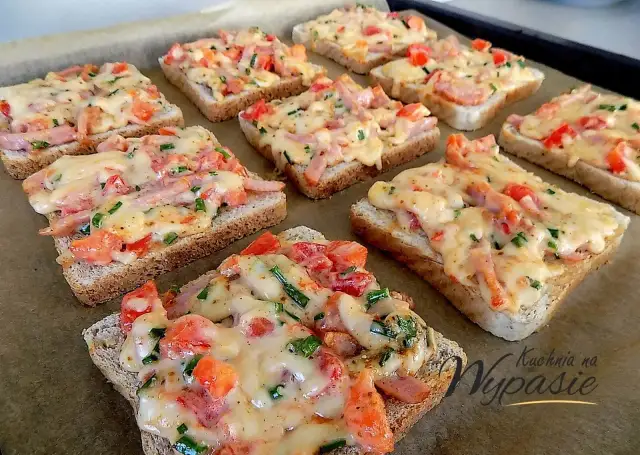 Zapiekanka z chleba tostowego: chrupiąca i bez rozmokniętego spodu