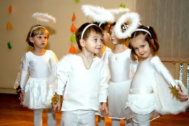 Jak zrobić strój aniołka dla chłopca - proste i efektowne pomysły