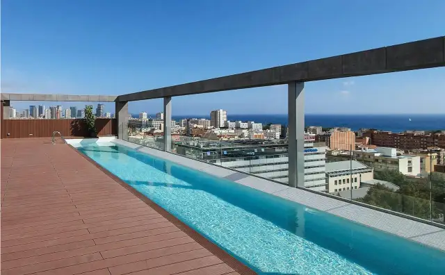 Najlepsze noclegi w Barcelonie – unikaj drogiego centrum i wybierz mądrze