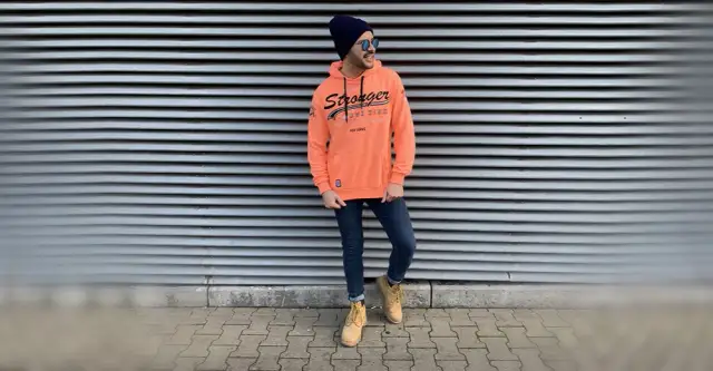 Jak przerobić bluzę z kapturem na modny i unikalny styl