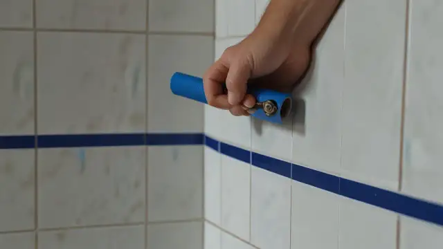 Taśma wodoodporna: Uszczelnianie połączeń w łazience