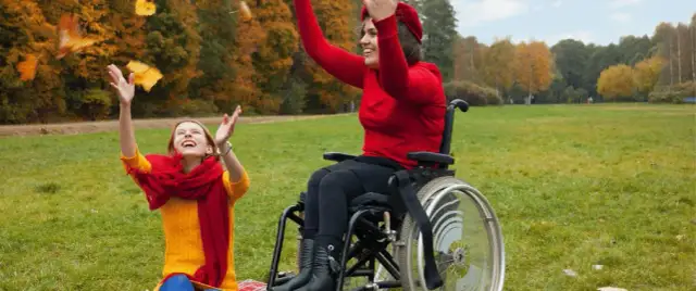 Czy opiekunowie osób niepełnosprawnych mogą pracować bez ograniczeń?