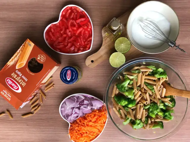 Salsas para ensalada de pasta que transformarán tus platos aburridos