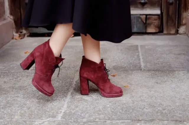 Jak odnowić zamszowe buty i przywrócić im nowy wygląd