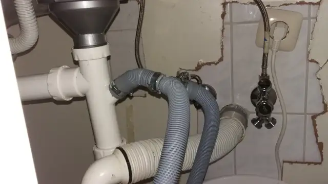 Jak podłączyć pralkę w kuchni – uniknij najczęstszych błędów