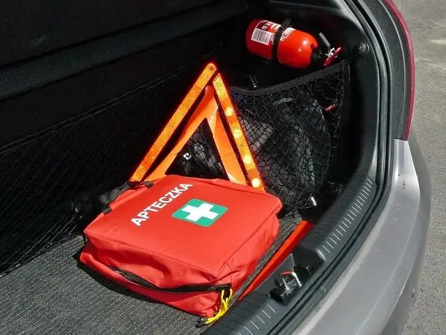 Czy apteczka jest obowiązkowa w samochodzie? Poznaj aktualne przepisy