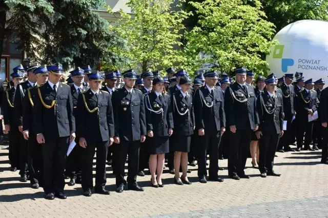 Umundurowanie koszarowe OSP - co musisz wiedzieć o regulacjach i typach