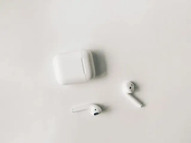 AirPods na Androidzie: Kompletny przewodnik i jak odzyskać funkcje
