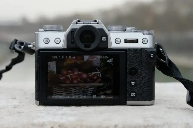 Lustrzanki Fujifilm: Historia, czy warto dziś kupić?