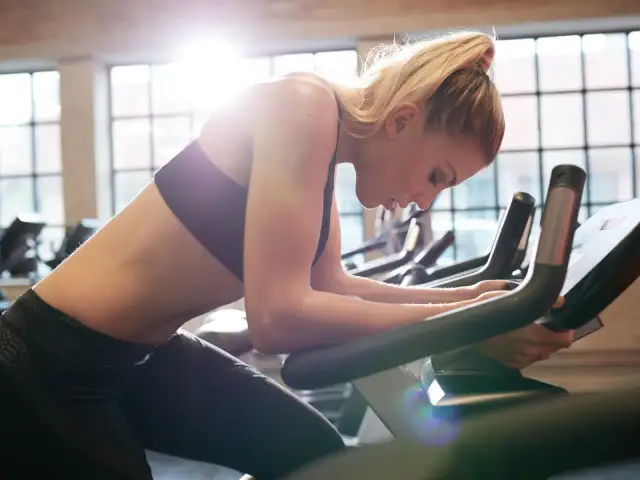 Oberkörpertraining Frauen: Stark, selbstbewusst & definiert