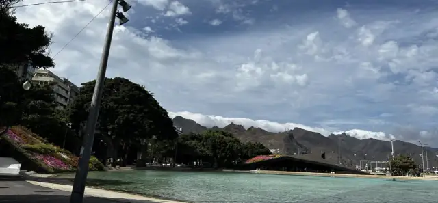 Ile trwa lot na Teneryfę z Warszawy? Sprawdź, co musisz wiedzieć