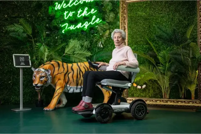 Jaki wózek inwalidzki dla osoby starszej - jak uniknąć błędów przy wyborze