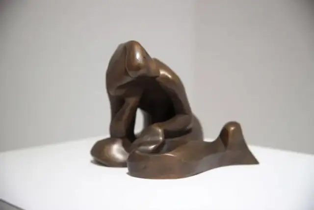 Rzeźba Katarzyny Kobro: Odkryj jej niezwykłe dzieła i wpływ na sztukę