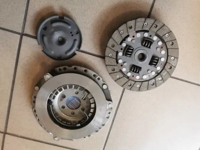 Ile kosztuje wymiana sprzęgła w Hondzie Civic - sprawdzone ceny i koszty