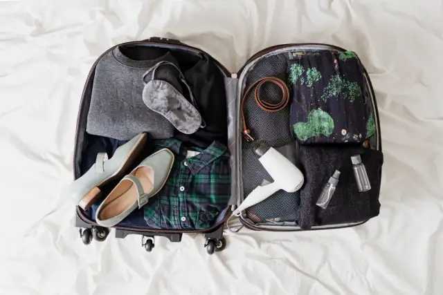 Małe suszarki turystyczne – przegląd modeli na podróż