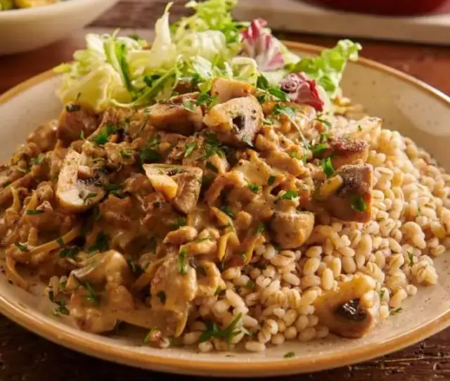 Co z mięsa mielonego i pieczarek? Sprawdzone przepisy na obiad