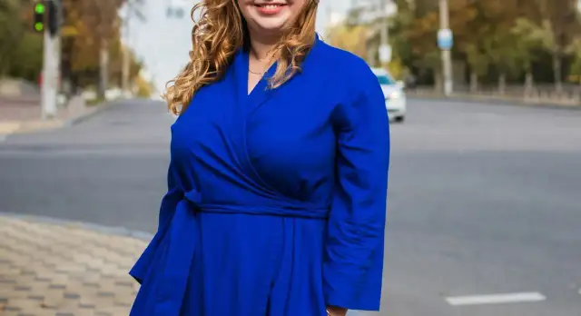 Niska sylwetka, duży biust? Idealna sukienka wysmukli figurę!