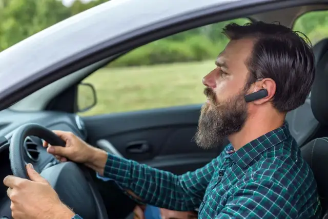 Bluetooth w aucie: Sparuj telefon bez problemów! Poradnik