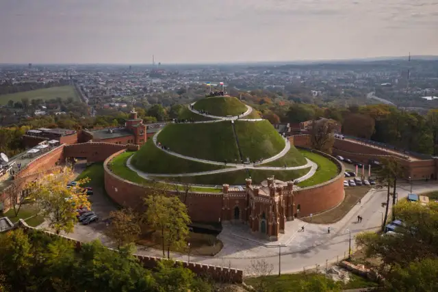 Kraków na weekend: Odkryj najlepsze atrakcje i ukryte miejsca