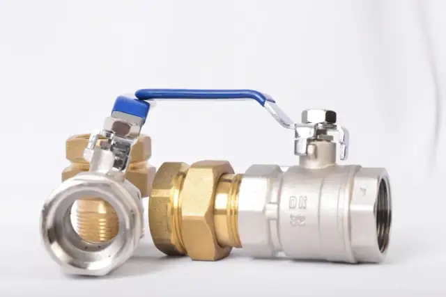 Jak zamontować zawór antyskażeniowy, aby uniknąć problemów z wodą