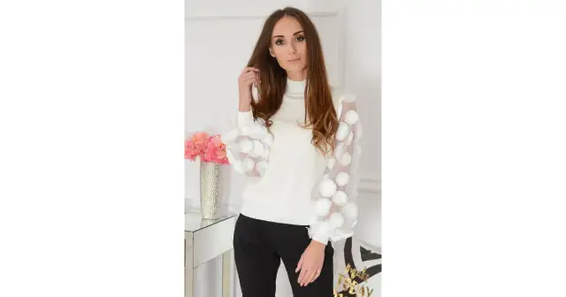 Bluzka z rękawami jak tatuaż – unikalny styl dla każdego pokolenia