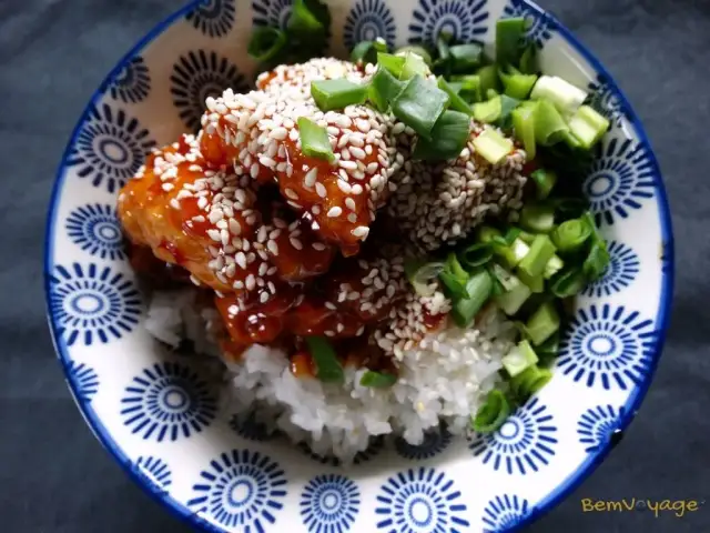 Surówki do kurczaka: 15 przepisów od klasyki po azjatycki twist!