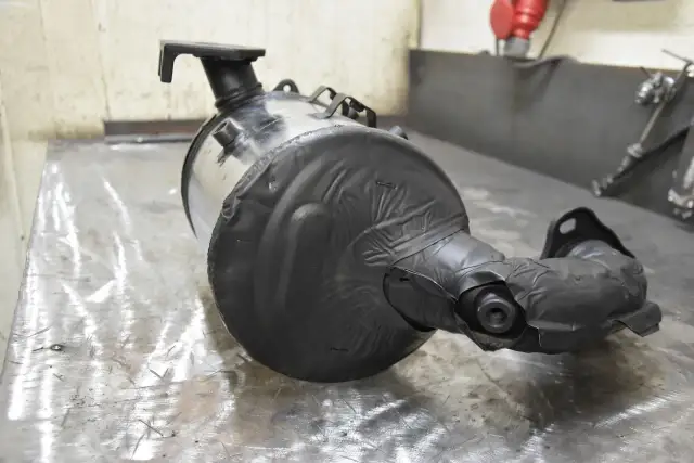 Uszkodzony DPF objawy: jak rozpoznać problemy i uniknąć kosztów