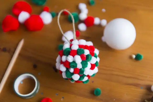 Ozdoby świąteczne jak zrobić z dzieckiem - kreatywne pomysły na wspólne chwile