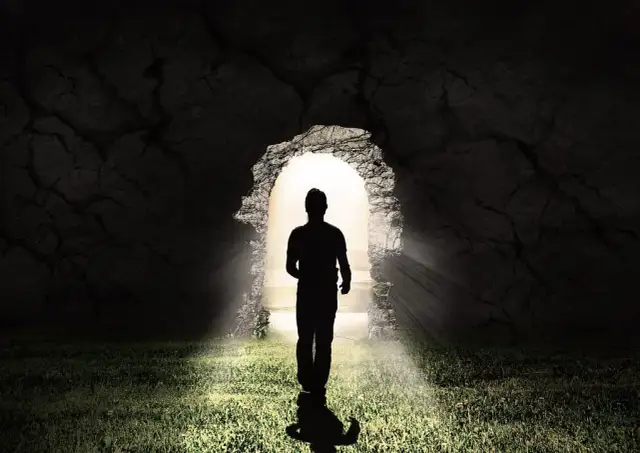 Jak oswoić lęk przed śmiercią i znaleźć wewnętrzny spokój