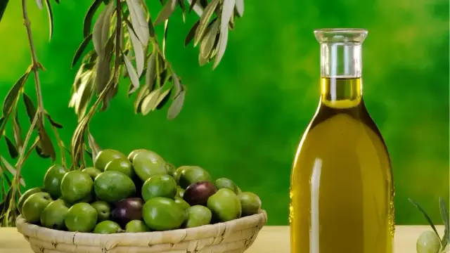 Czy oliwa z oliwek się psuje? Oto jak uniknąć zepsucia i straty