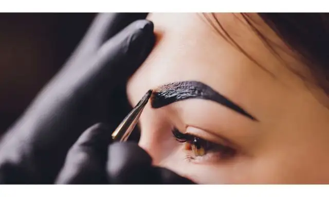 Henna do brwi: pudrowa czy żelowa? Wybierz idealny kolor i typ!