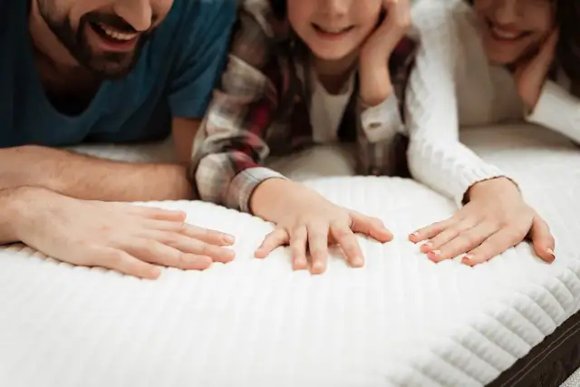 Familiada vs. Rynek: Jakie materace naprawdę wybieramy?