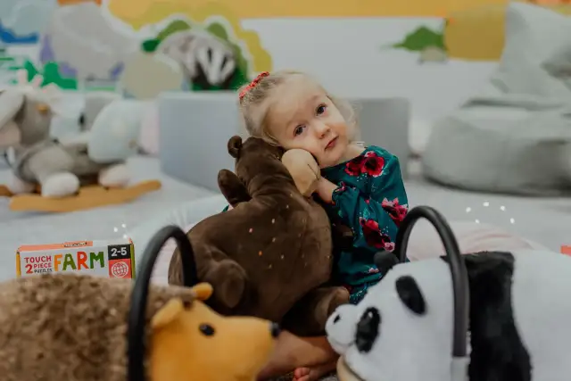 Żłobek czy warto? Plusy, minusy i alternatywy dla rodziców