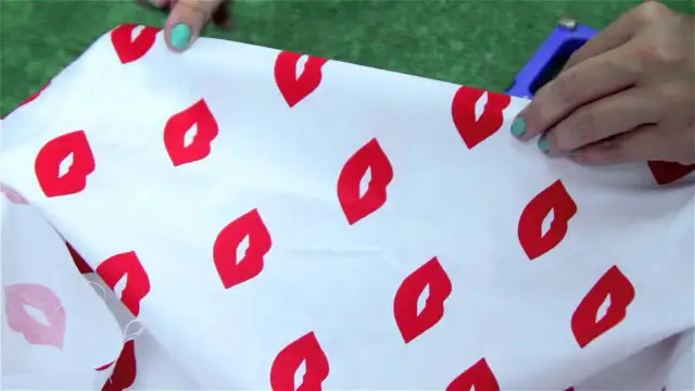 Pokrowiec na walizkę DIY: Uszyj sam, wyróżnij bagaż i oszczędź!