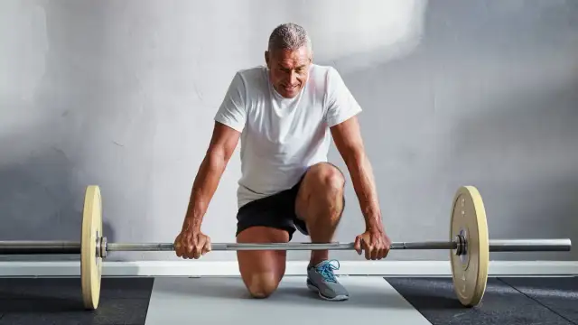 Czy można wyrzeźbić sylwetkę po 50? Oto skuteczne strategie i ćwiczenia