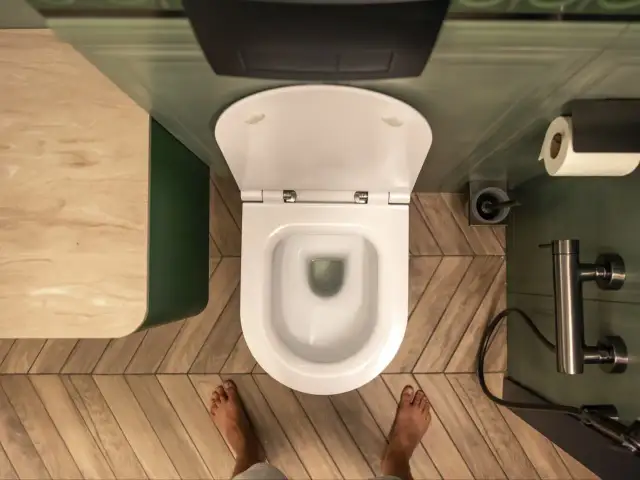 Jak wyczyścić toaletę? Poradnik krok po kroku na lśniącą czystość