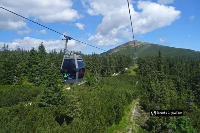 Pec pod Śnieżką: Odkryj Karkonosze! Atrakcje na każdą porę roku.