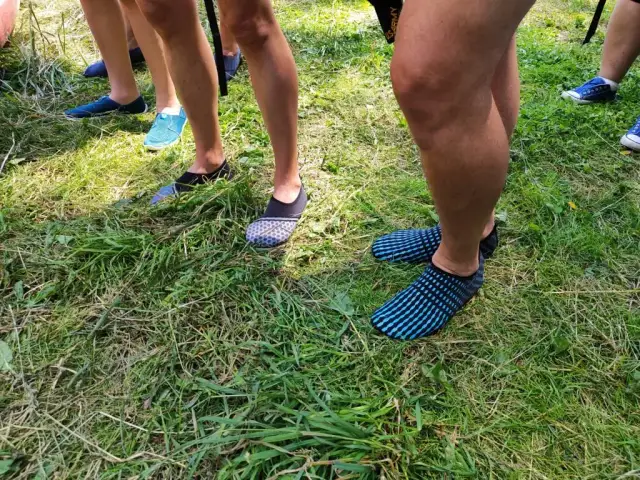 Buty na kajak: Neopren, sandały, czy do wody? Wybierz mądrze!