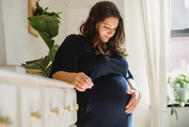 Jak pomóc kobiecie w ciąży i zmniejszyć jej stres oraz lęki
