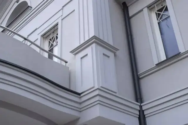 Sztukateria okienna: funkcje, rodzaje i trendy w dekoracji budynków