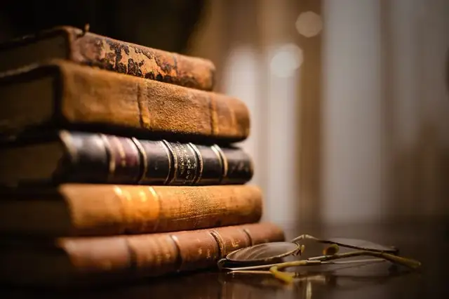 Jak dbać o książki, aby uniknąć ich zniszczenia i zachować na lata