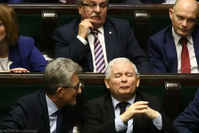 Kto z PZPR w PiS? Lista nazwisk i paradoks dekomunizacji