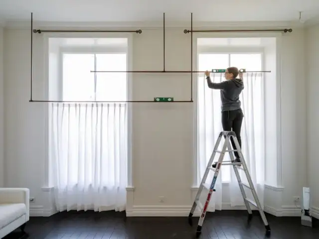 Jak wysoko zamontować karnisz, aby uniknąć błędów i uzyskać efekt?