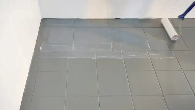 Jak odnowić kafelki na podłodze i uniknąć kosztownych błędów