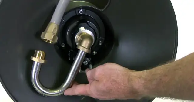 Myjka ciśnieniowa: jak nawinąć wąż, by służyła latami?