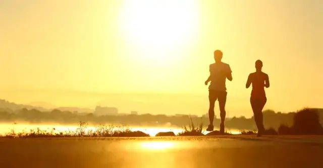 Bieganie w upale: Jak trenować bezpiecznie i efektywnie?