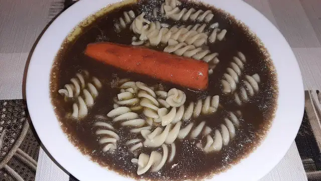 Gdzie zjeść czerninę w Poznaniu? Odkryj najlepsze miejsca na danie