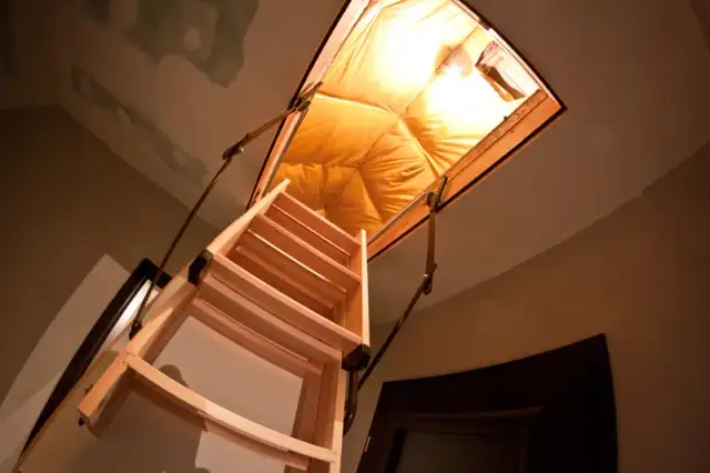 Jak ocieplić drzwi na strych i zaoszczędzić na ogrzewaniu?