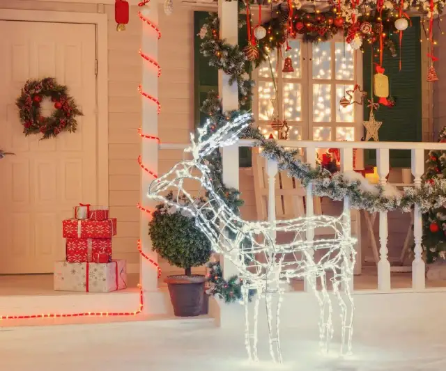 Jak zrobić ozdoby świąteczne na zewnątrz, które zachwycą gości